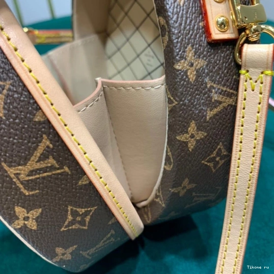 Affordable Vuitton Louis PETITE BOITE CHAPEAU 0722